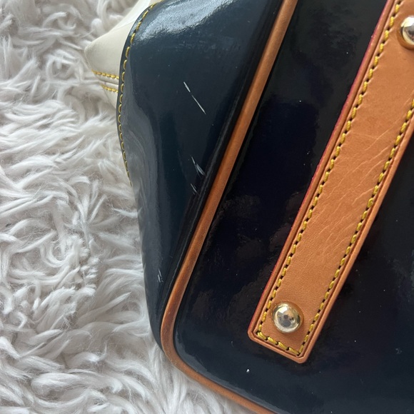 Dooney & Bourke Bucket Purse - Picture 9 of 13